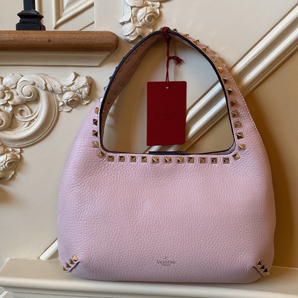 ⭐️NWT⭐️Valentino Small Rockstud Grainy Calfskin Hobo Bag